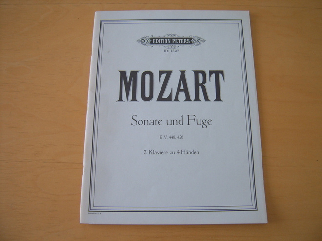 Mozart, SONATE und FUGE, kahdelle pianolle