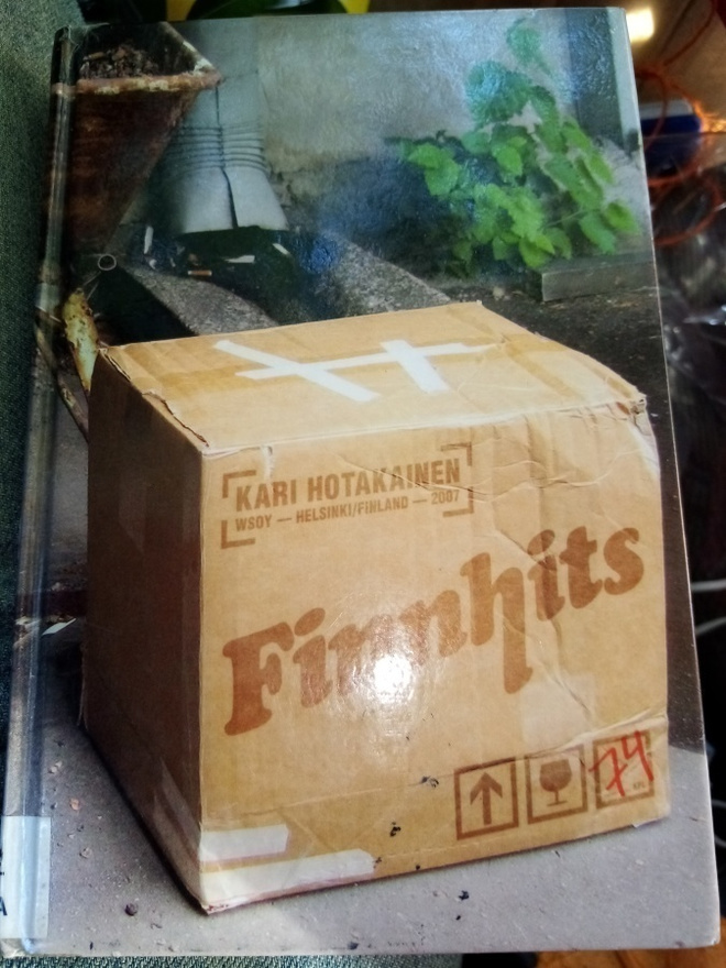 HOTAKAINEN :  FINNHITS ( SIS POSTIKULU  )