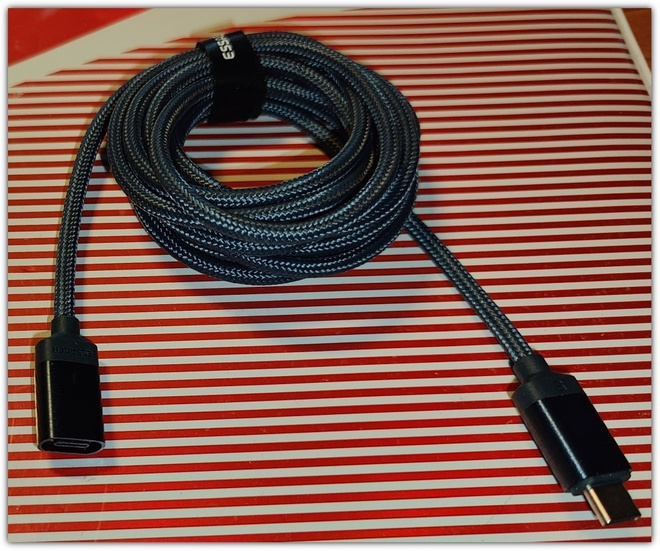 USB C - USB C -data/latauskaapeli magneettiliitännällä/ 2m