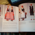 Sallinen-Gimpl : Karjalainen nainen ( 1 p. 2013 ) SIGNED - pikkukuva 3