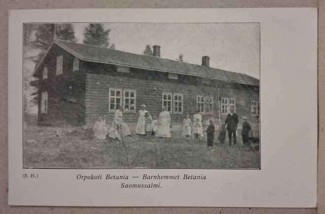 Suomussalmi: Orpokoti *** (2042)