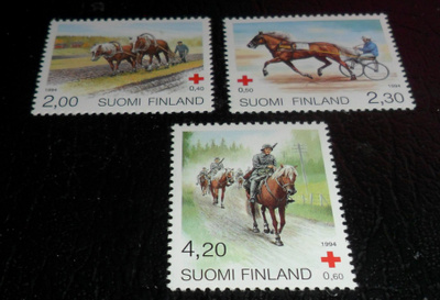 LAPE 1240-1242 ** PUNAINEN RISTI 1994 POSTI TUORE 3 KPL