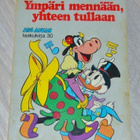 Aku Akan Taskukirja 30 Ympäri mennään, yhteen tullaan (1976) - pikkukuva 1