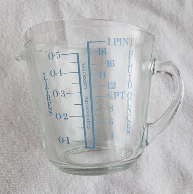 TAT Made in England lasinen mittakannu vintage