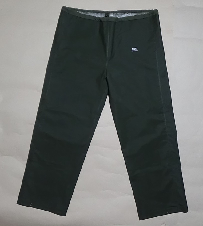 Miesten Helly Hansen sadehousut L koko ( reilu ! )