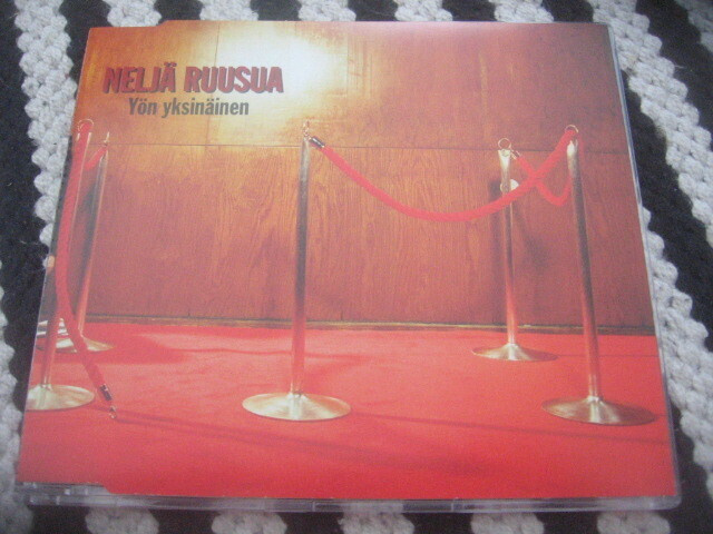 Neljä Ruusua - Yön yksinäinen (cds)