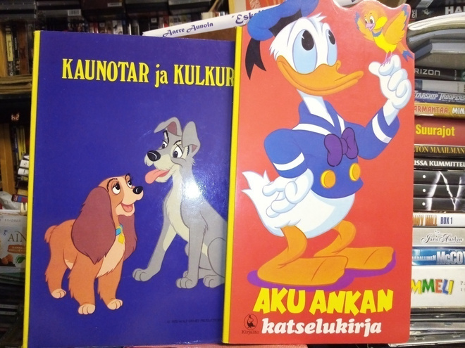 2 kpl Disney katselukirja paketti ( SIS POSTIKULU)