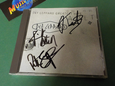 DEF LEPPARD - GREATEST HITS CD KOLMELLA NIMMARILLA