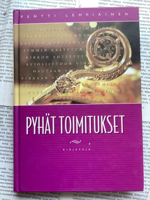Pentti Lempiäinen - Pyhät toimitukset (sid.)