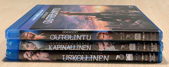 Veronica Rothin OUTOLINTU (Divergent) Trilogia (2014-2016)