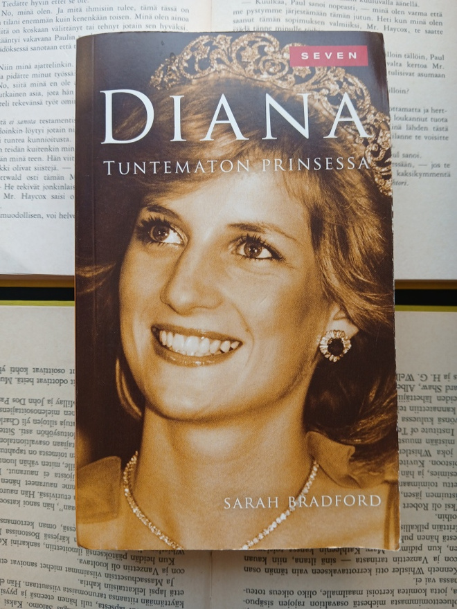 Sarah Bradford - Diana: tuntematon prinsessa (pokkari)