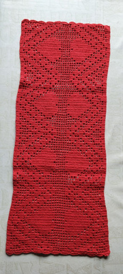 VIRKATTU PUNAINEN PIENI LIINA 22 x 55 cm
