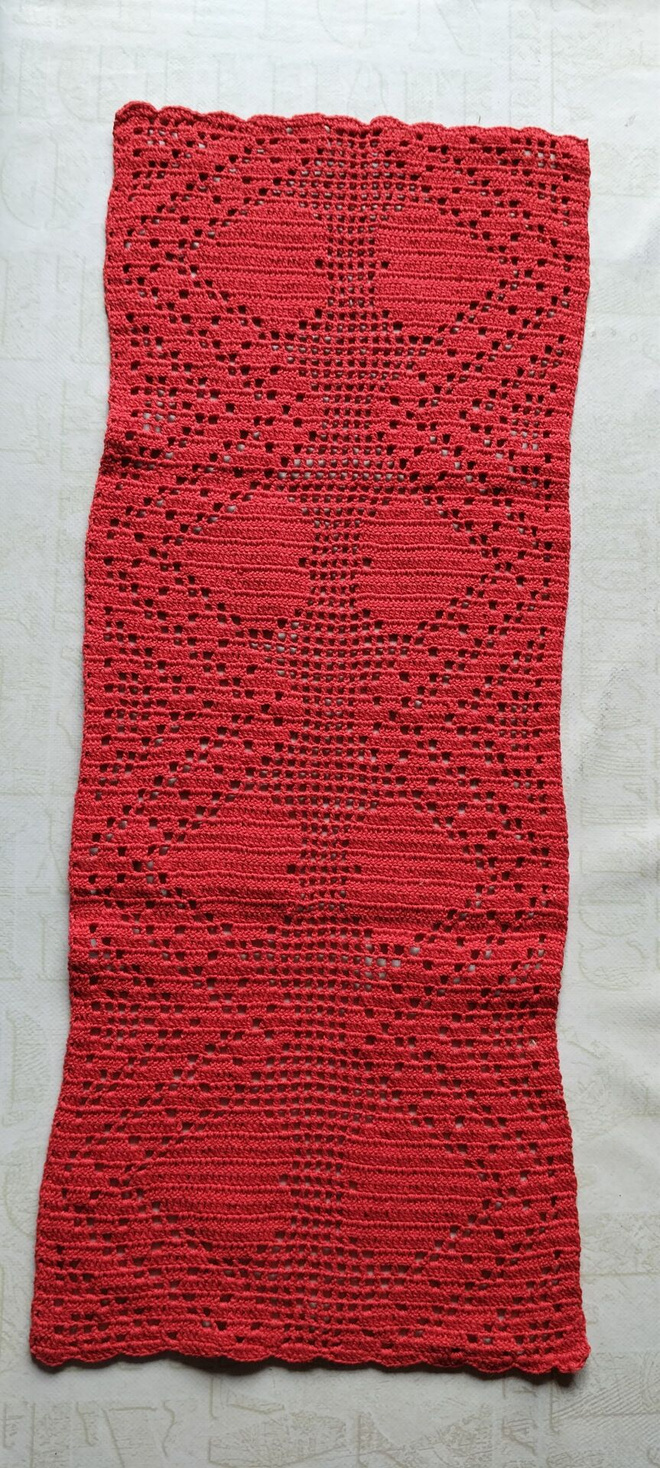 VIRKATTU PUNAINEN PIENI LIINA 22 x 55 cm