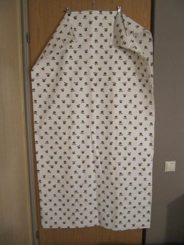 KUVANMUKAINEN KANGAS  KOKO 176 CM X 324 CM