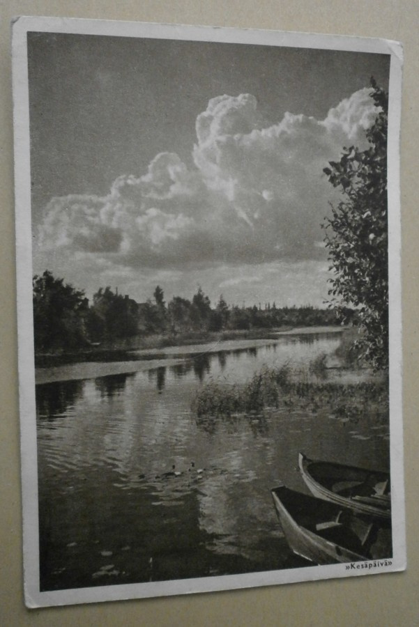 "Kesäpäivä", järvimaisema, veneet (Poutvaara), p. 1952