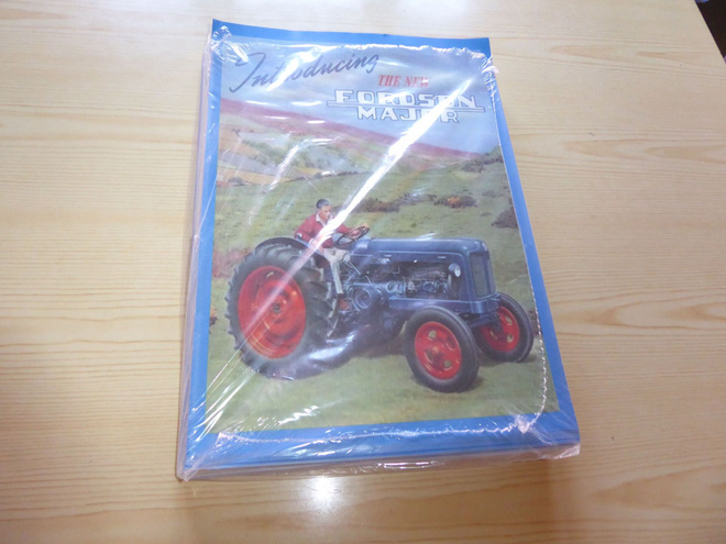 180 kpl uusia Fordson Major traktori julisteita A4