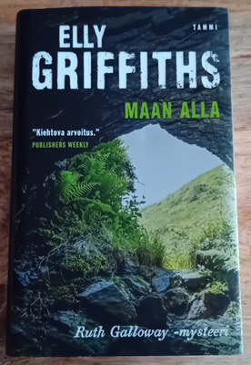 Elly Griffiths - Maan alla