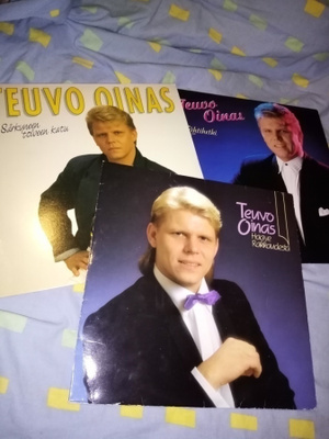 3 KPL TEUVO OINAS LP-LEVYJÄ ( SIS POSTIKULU  )
