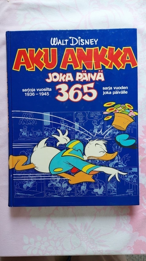 Aku Ankka joka päivä 365 (1976)