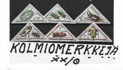 SEKALAISIA-KOLMIOMERKKEJÄ**/o