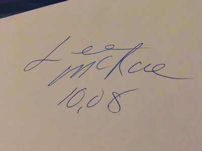 Lee McRae nimikirjoitus paperilla