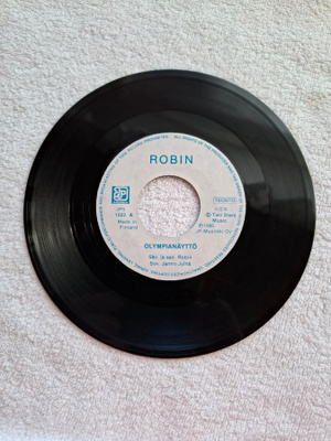 Robin  – Olympianäyttö / Laulava Kuperkeikkuri