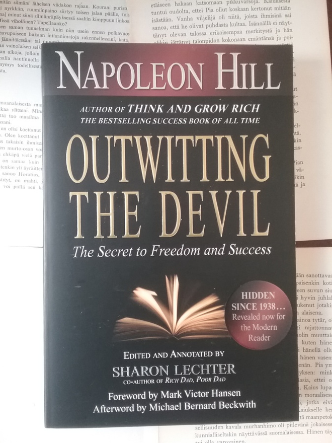 Napoleon Hill - Outwitting the Devil (softcover)