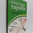 Leena Nissinen : Auttamisen rajoilla : myötätuntouupumise... - pikkukuva 1