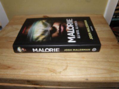 Josh Malerman Malorie älä katso, älä kosketa (sidottu)