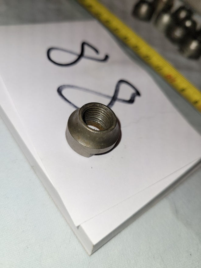 vanha mopo tunturi tai muu renkaan akselin mutteri 10mm
