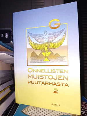 Onnellisten muistojen puutarhasta 2 ( SIS POSTIKULU  )