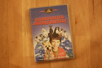 KOIRUUKSIA AVARUUDESTA - DVD