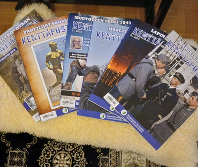 Kenttäpostia lehdet