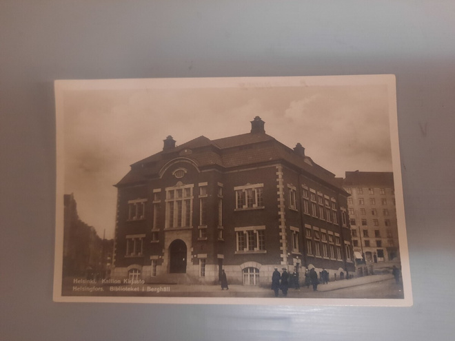 PK Helsinki Kallio kirjasto k-31 vas. ylhäällä kulmataite