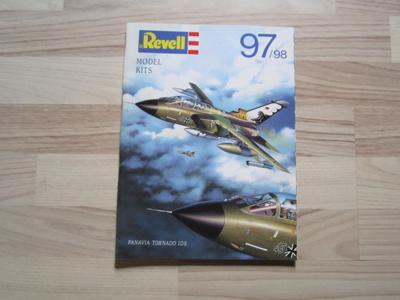 Revell -koottavien pienoismallien kuvasto vuodelta 1997/98