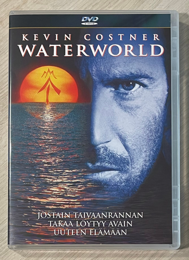 Kevin Reynolds: WATERWORLD (1995) Kevin Costner