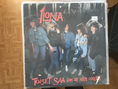 Ilona Toiset saa (on se niin oikein) LP