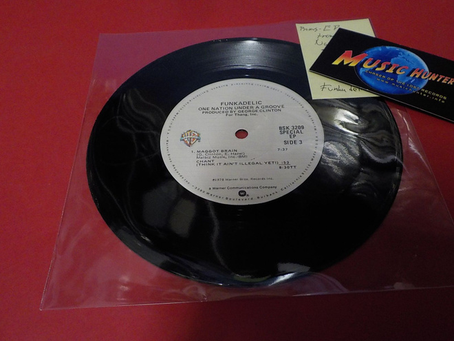 FUNKADELIC - ONE NATION UNDER GROOVE M- 7''