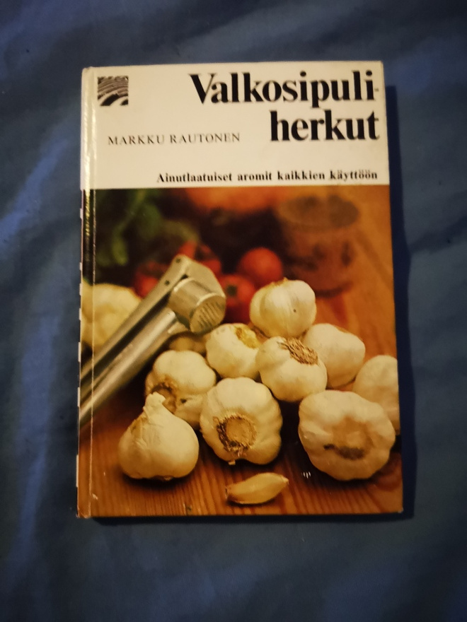 VALKOSIPULIHERKUT - KIRJA