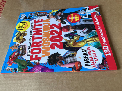 FORTNITE VUOSIKIRJA 2022 HYVÄ