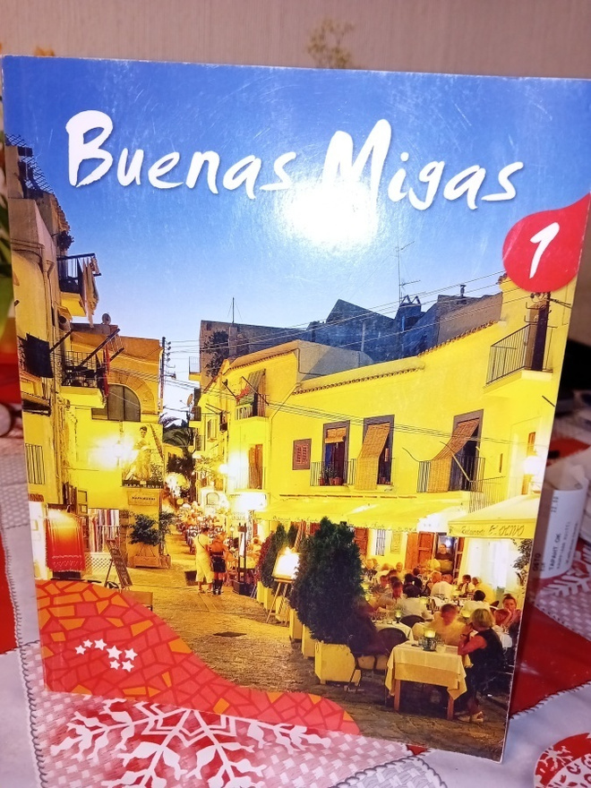 BUENAS MIGAS 1 Espanjaa aikuisille ( SIS POSTIKULU  )