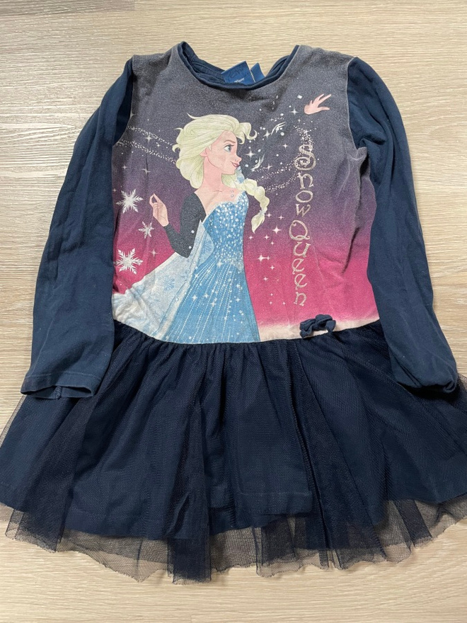 Frozen mekko koossa 116cm