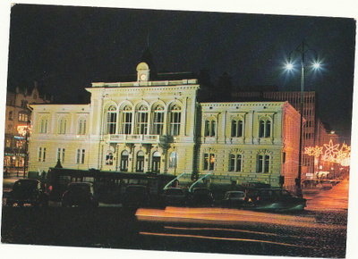 TAMPERE, kaupungintalo iltavalaistuksessa