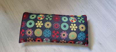 Iso sisustustyyny,mitat 67 x 30 cm.