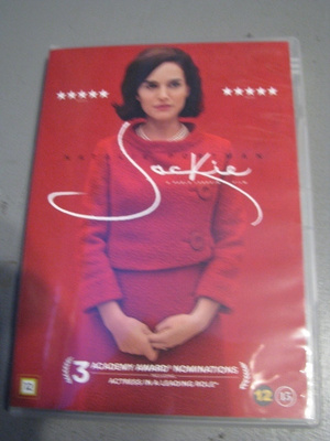 JACKIE ( Natalie Portman )