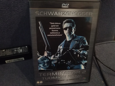 Terminator 2: Tuomion päivä (Schwarzenegger) 1.julkaisu