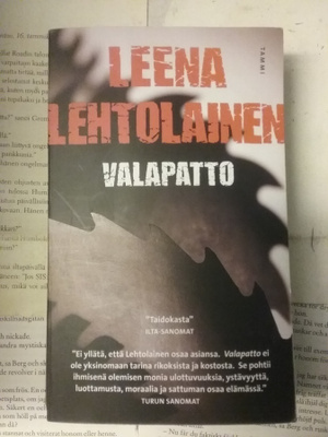 Leena LehtolaInen - Valapatto (pokkari)