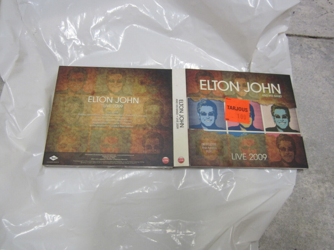 ELTON JOHN: LIVE 2009 - 3 CD  ( hienokuntoinen )