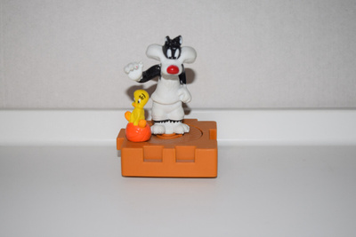 mcdonalds happy meal Disney
