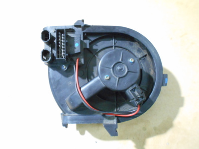 Puhallinmoottori 7701045554. 127121200. Renault Clio II